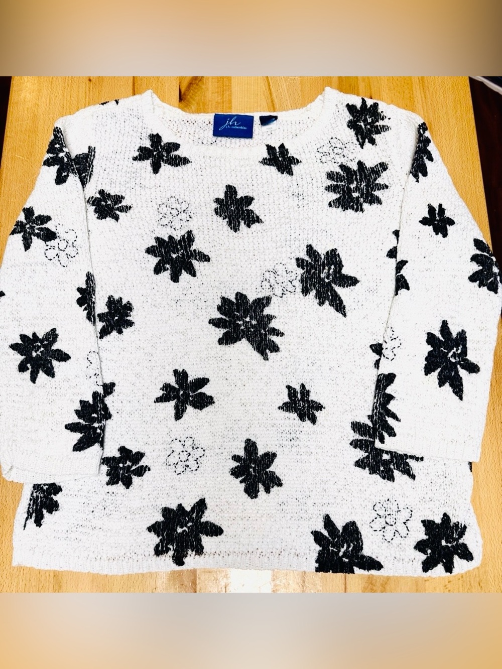 J.H Collectibiles size M white with black Floral print Crewneck Sweater